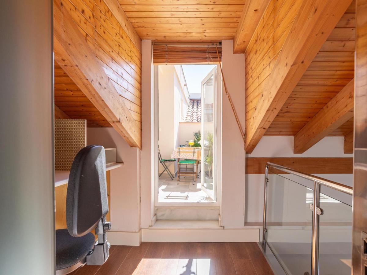 Lu&cia Duplex Center *